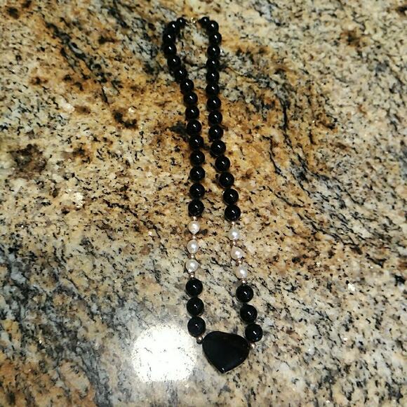 Onyx Pearl 14K Gold Fine Jewelry Beaded Heart Necklace - Picture 7 of 8